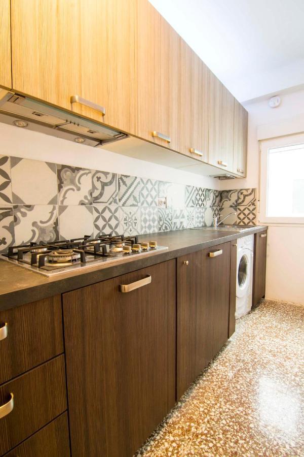 P&P Apartaments Arapiles Málaga Exteriör bild
